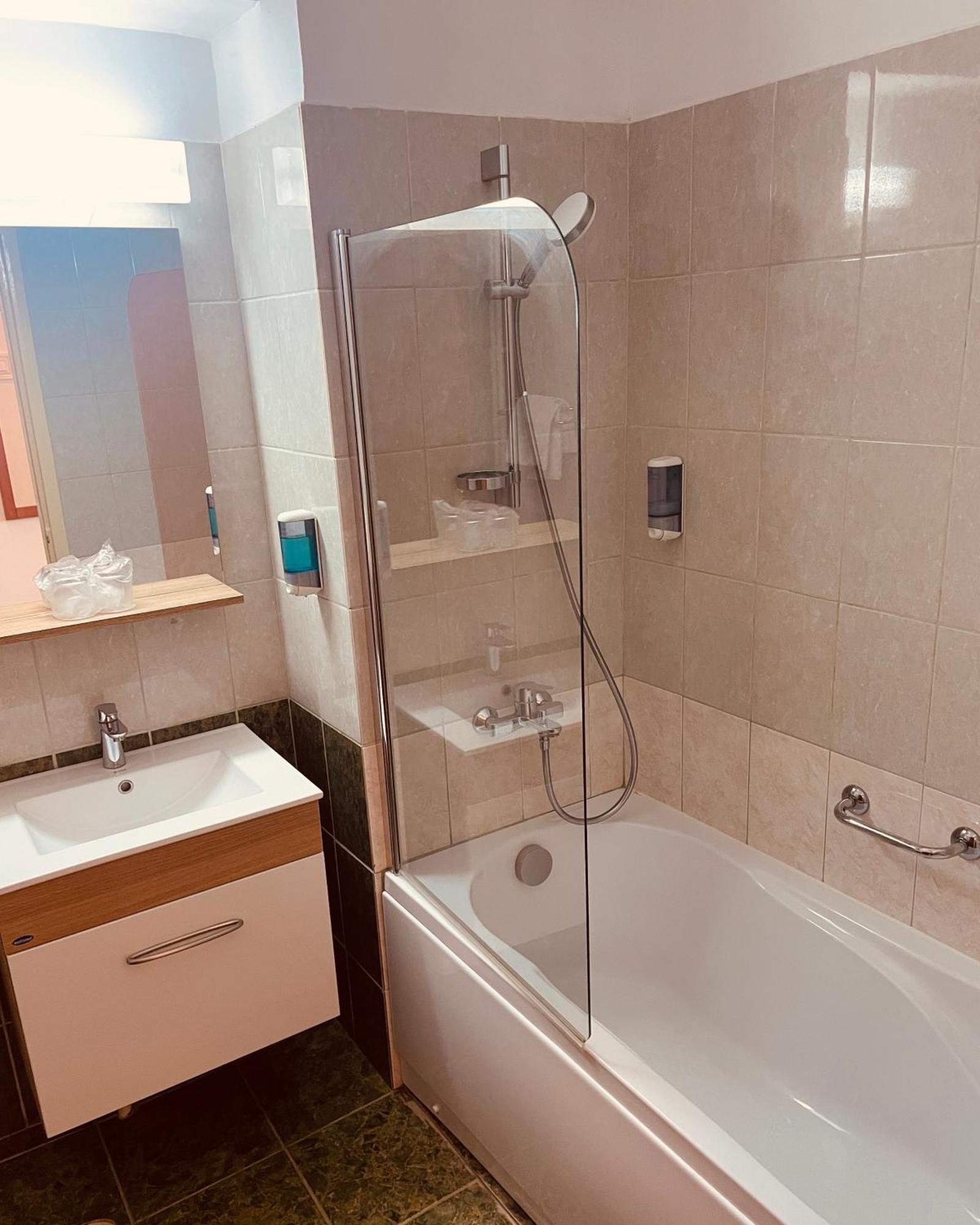 Hotel Moldova Birlad Luaran gambar